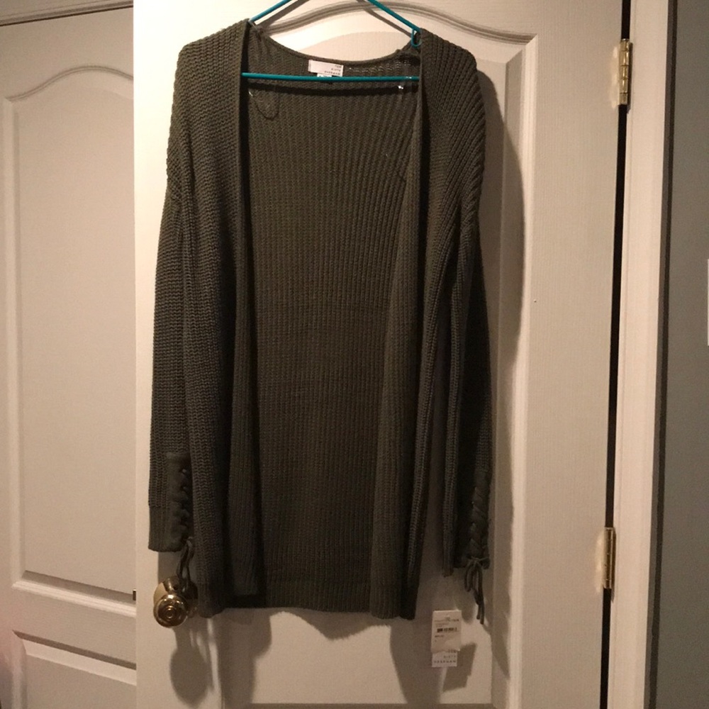 Green open cardigan sweater